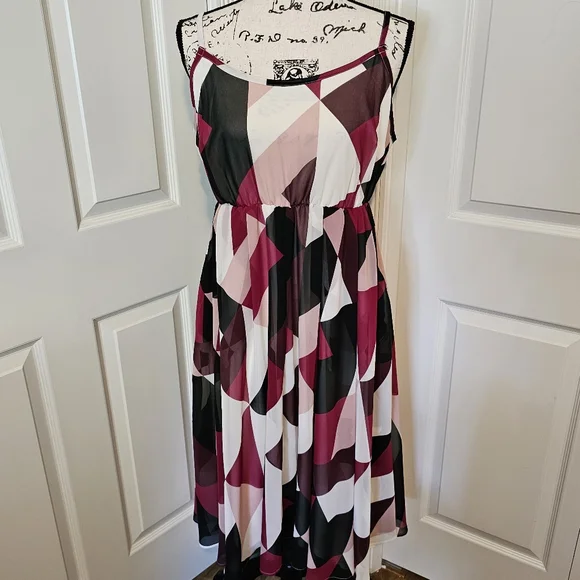 Torrid Geometric Print Chiffon Dress - Picture 3 of 7